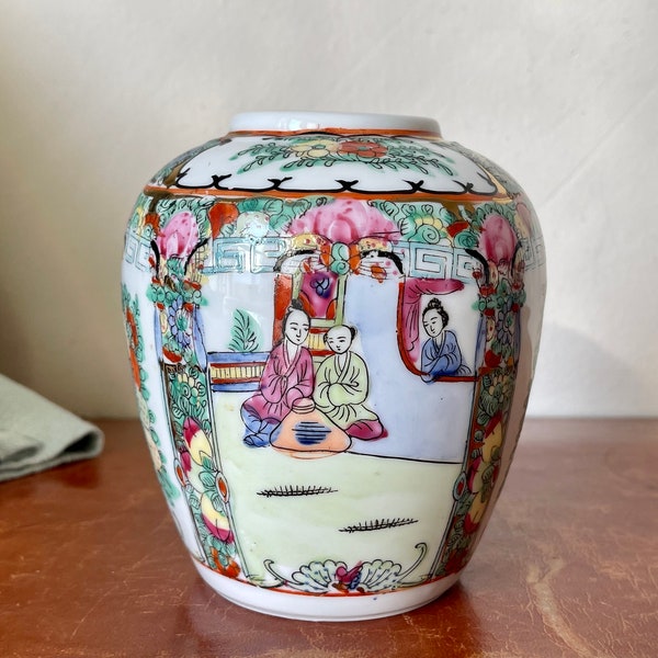 Chinese Famille Rose Vase Jar Hand Painted Chinese Late Republic Period Porcelain Ginger Jar PC3195