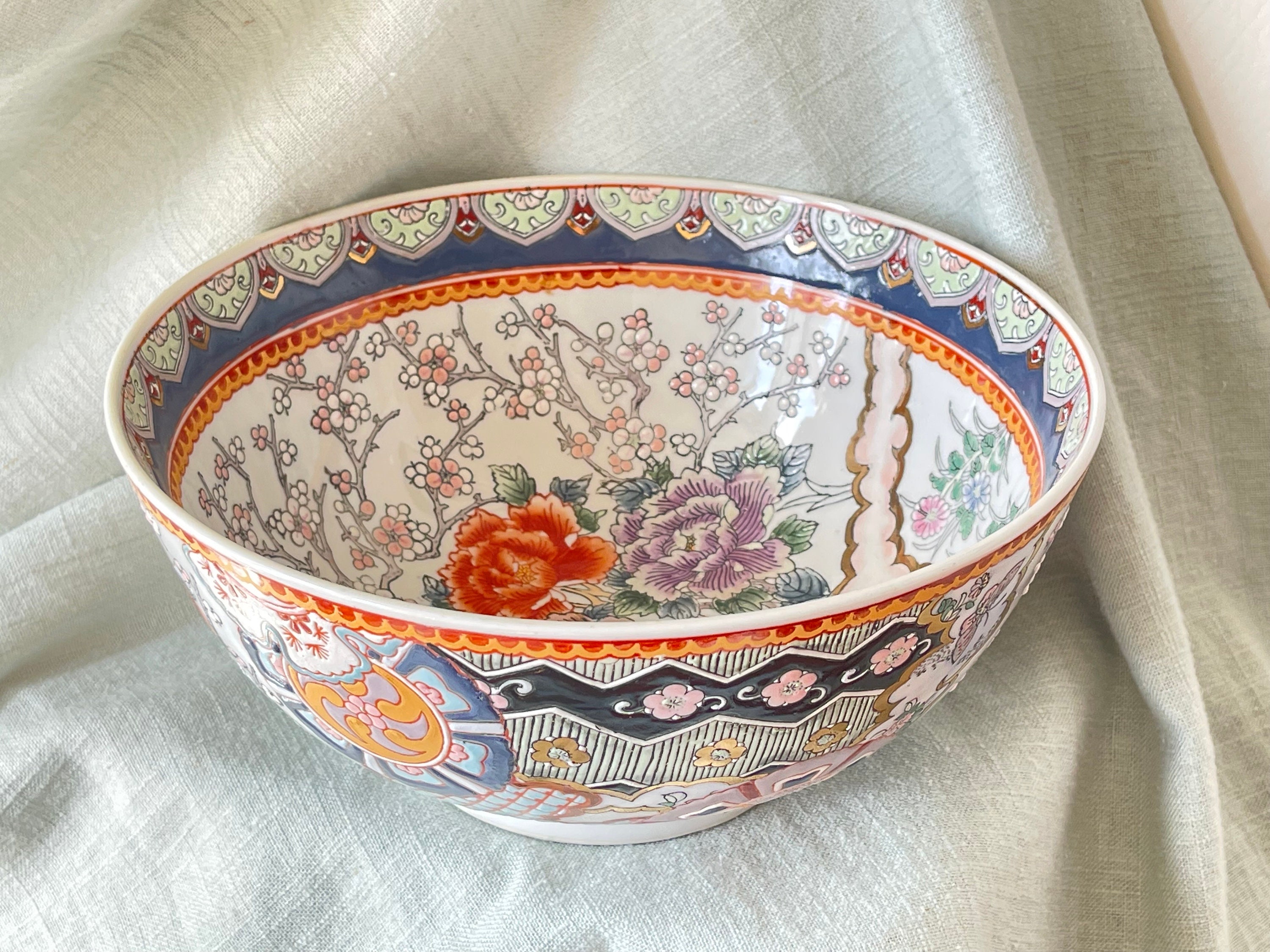 Antique Chinese Porcelain Bowl Late Qing to Early Republic Hand