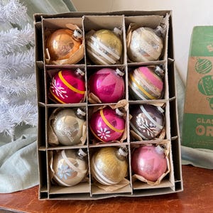Vintage Shiny Brite Stencil Striped Design Glass Ornaments Set of 12 Rare 1940’s 2-5/8” Size Ball Ornaments Uncle Sam Santa Box OR1888