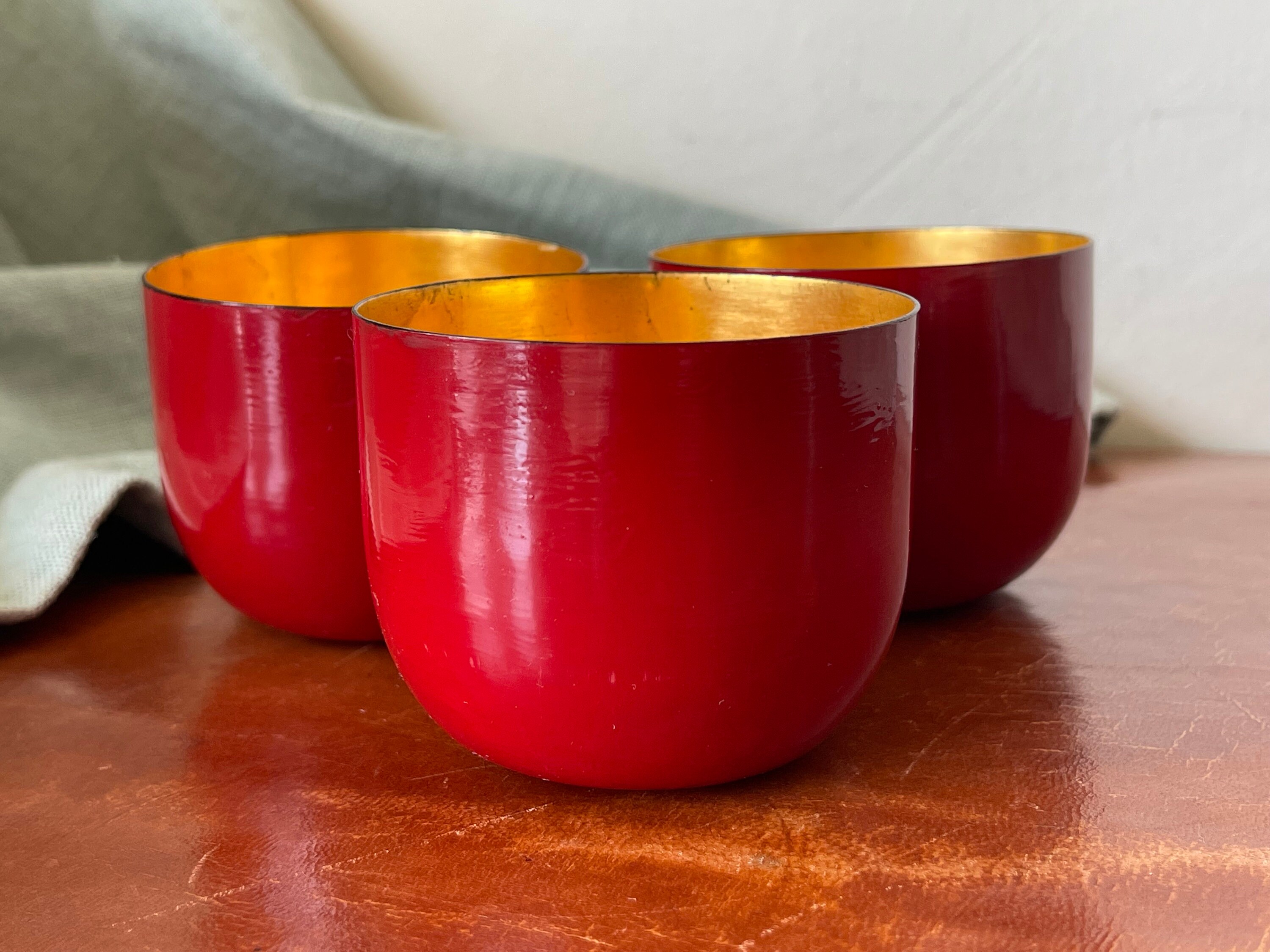 Gold Flower Plastic Lacquer Bowls (5pc) Black & Red - Merae