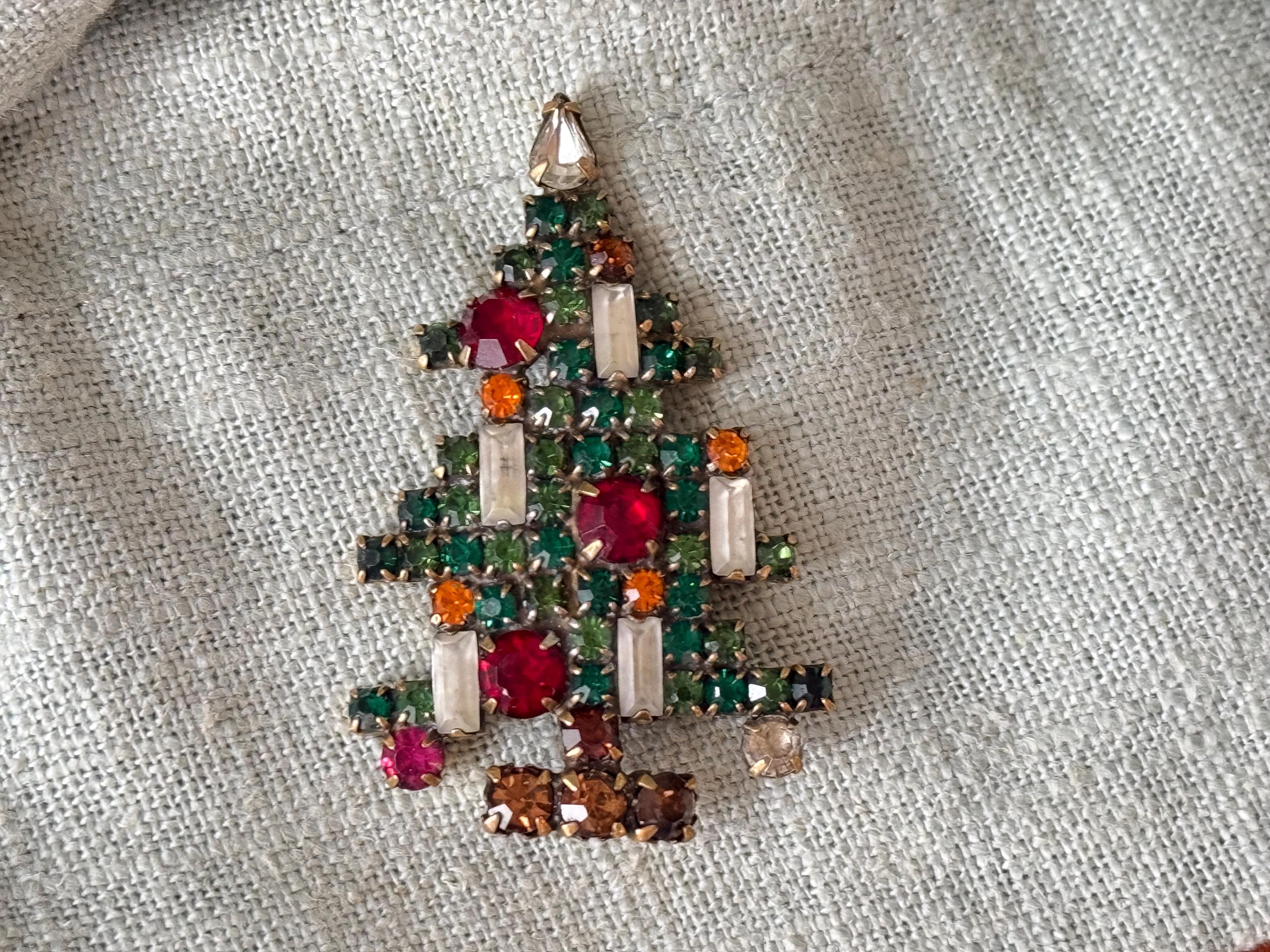 Weiss Vintage 5 Candle Brooch - Etsy