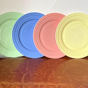 Vintage Hazel Atlas Moderntone Dinner Plates set of 4 Multicolor 1940’s Milk Glass Retro Cottage Kitchen Dinnerware GC868