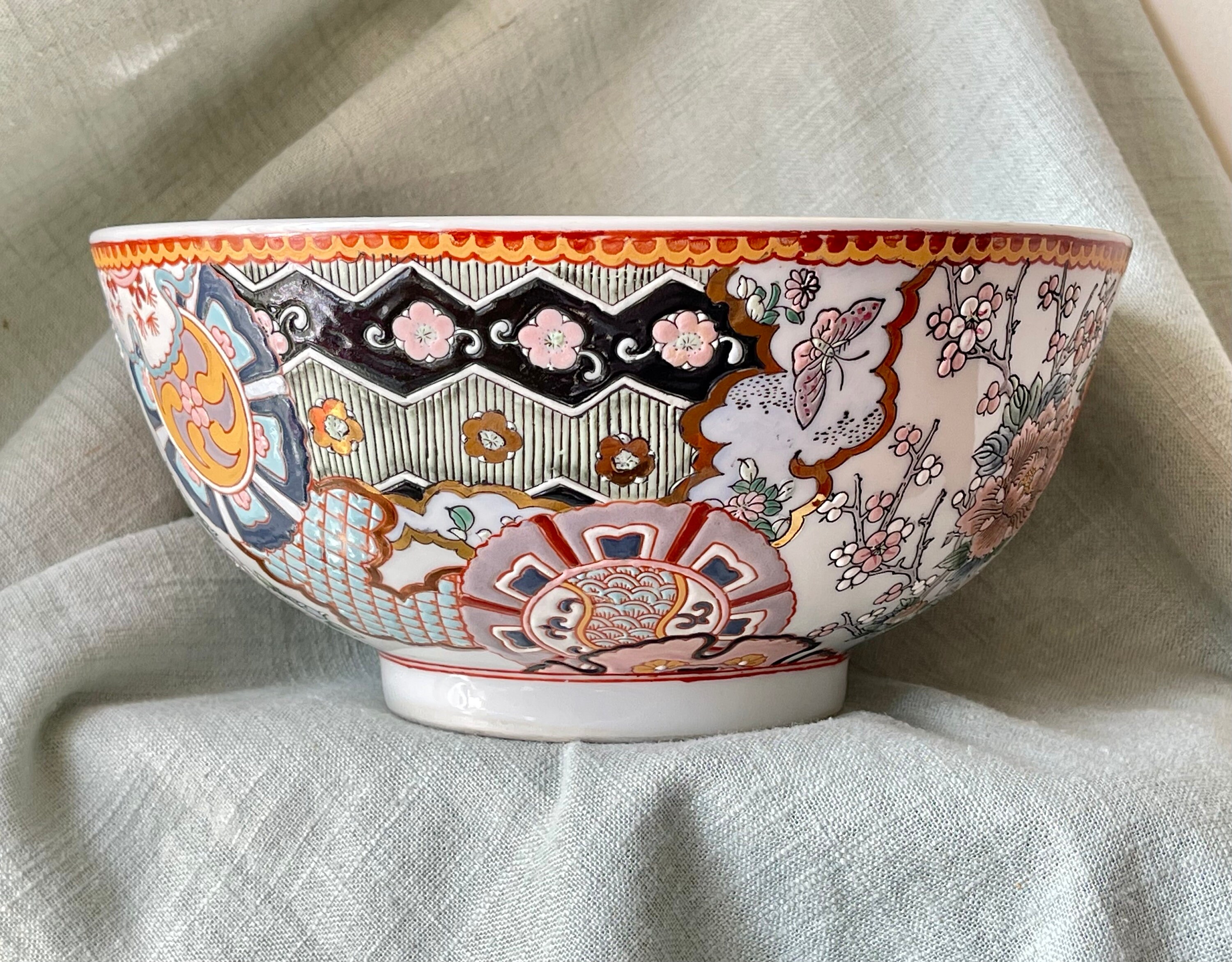 Antique Chinese Porcelain Bowl Late Qing to Early Republic Hand