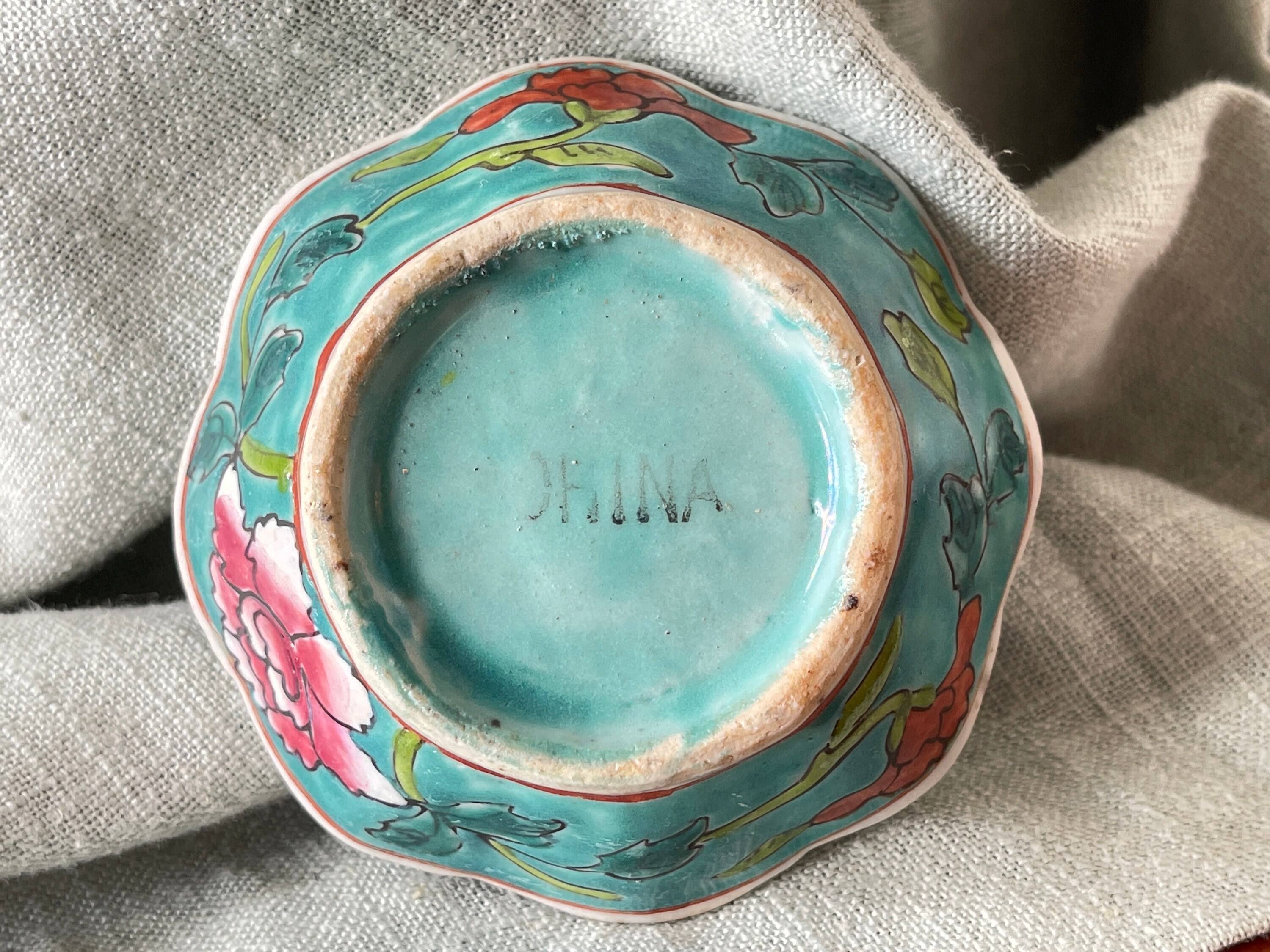 ✤中国骨董品✤茶碗✤ Antique Chinese Qianlong Turquoise Enameled Small Lobed