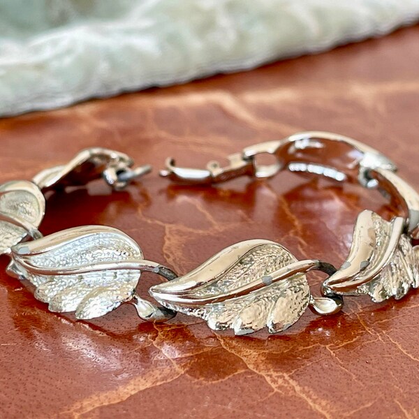 Coro Silver Leaf Link Bracelet Classic 1950’s Mid Century BraceletSigned Coro Jewelry CJ795