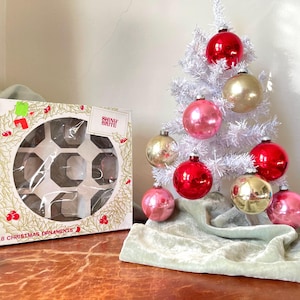 Vintage Shiny Brite Pink Red and Champagne Gold Christmas Tree Ornaments Set of 9 1960’s Glass Balls 2-5/8 inch Size Shiny Brite OR1737