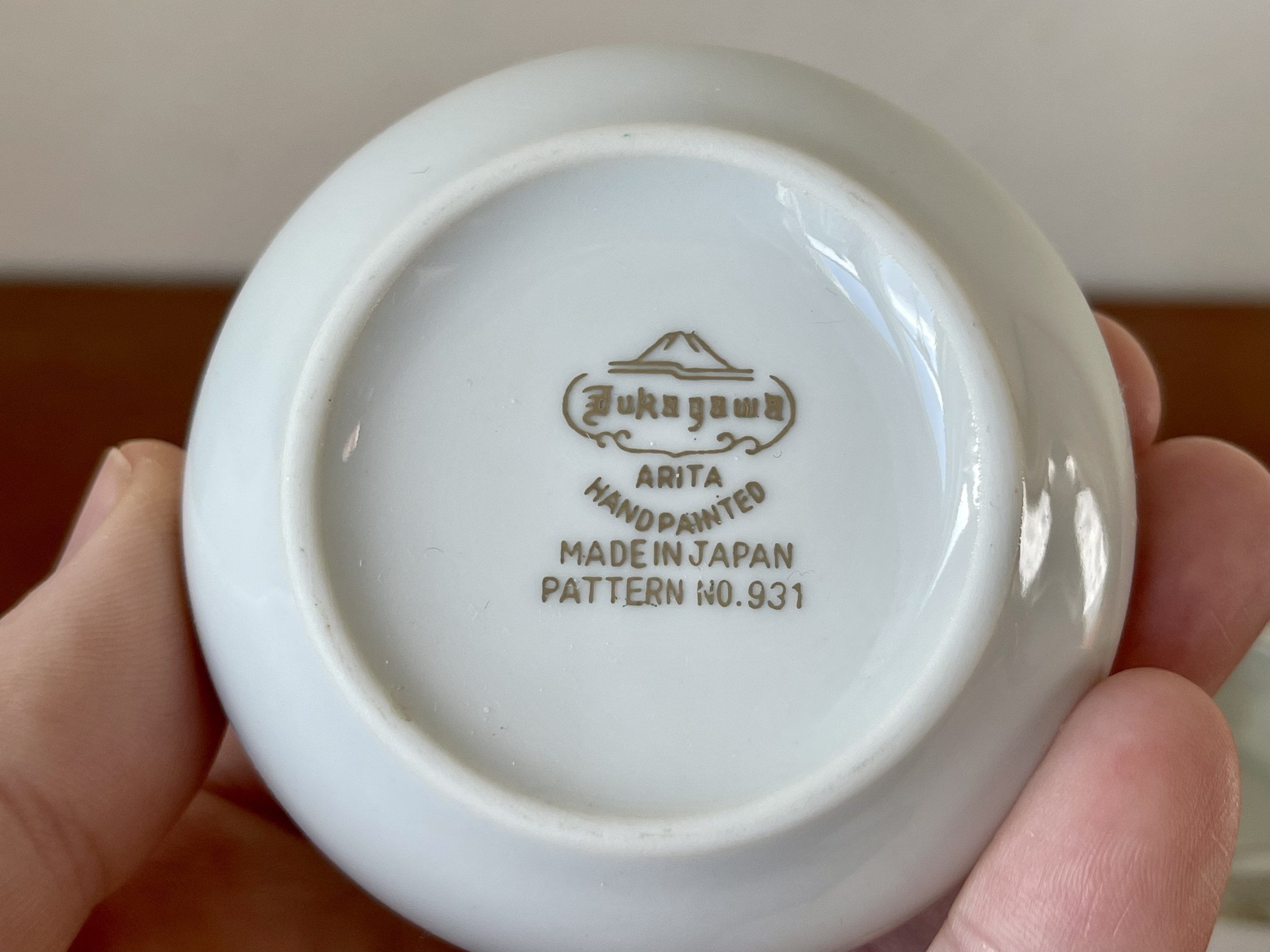 Fukagawa Hand Painted Porcelain Ashtrays 4 Platinum Wheat Fukagawa Hand Painted Porcelain Ashtrays 4 Platinum Wheat