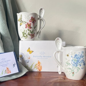 Lenox Butterfly Meadow Cocoa Mugs Set of 2 Bone China Mugs with Built-In Spoons Lenox Bone China Butterfly Mugs PC3376