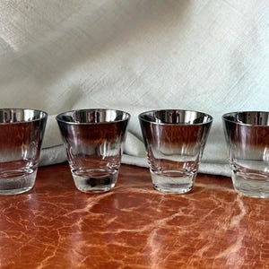 Dorothy Thorpe Silver Fade Double Shot Glasses Set of 4 1960’s Queens Lustreware Whiskey Glasses Cocktail Barware GC820