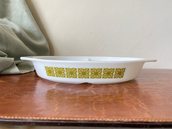 Vintage Pyrex Autumn Floral Verde Square Flower 1-1/2 Quart