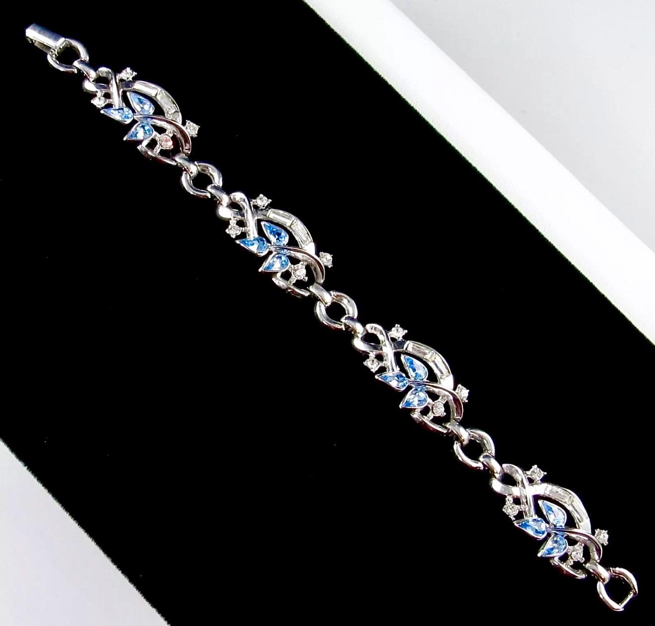 Vintage Trifari Bracelet - Etsy