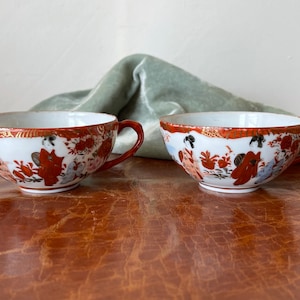 Japanese Kutani Geisha Tea Cups Set of 2 Meiji Era Hand Painted Gilded Eggshell Porcelain Cups PC2908