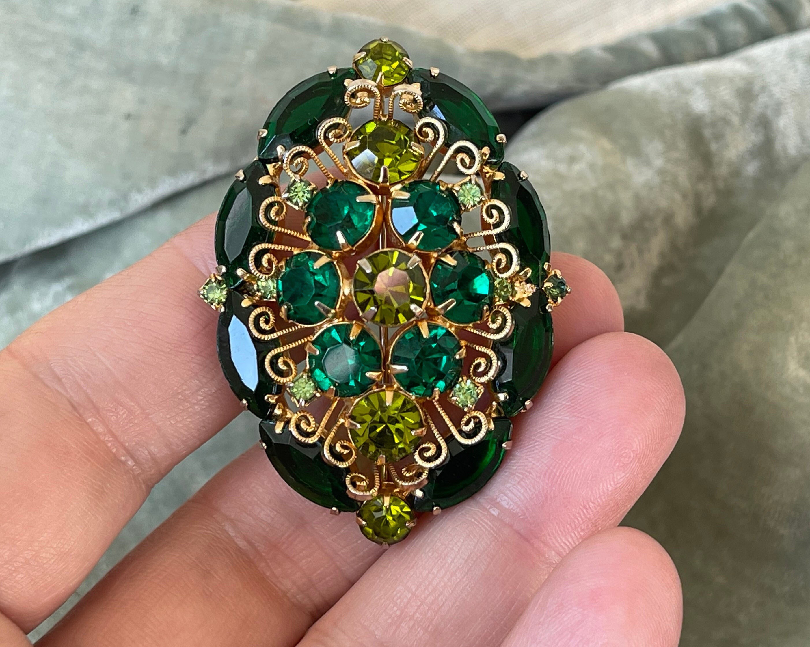 D & E Juliana Brooch Verified Juliana Green Oval Rhinestone Brooch