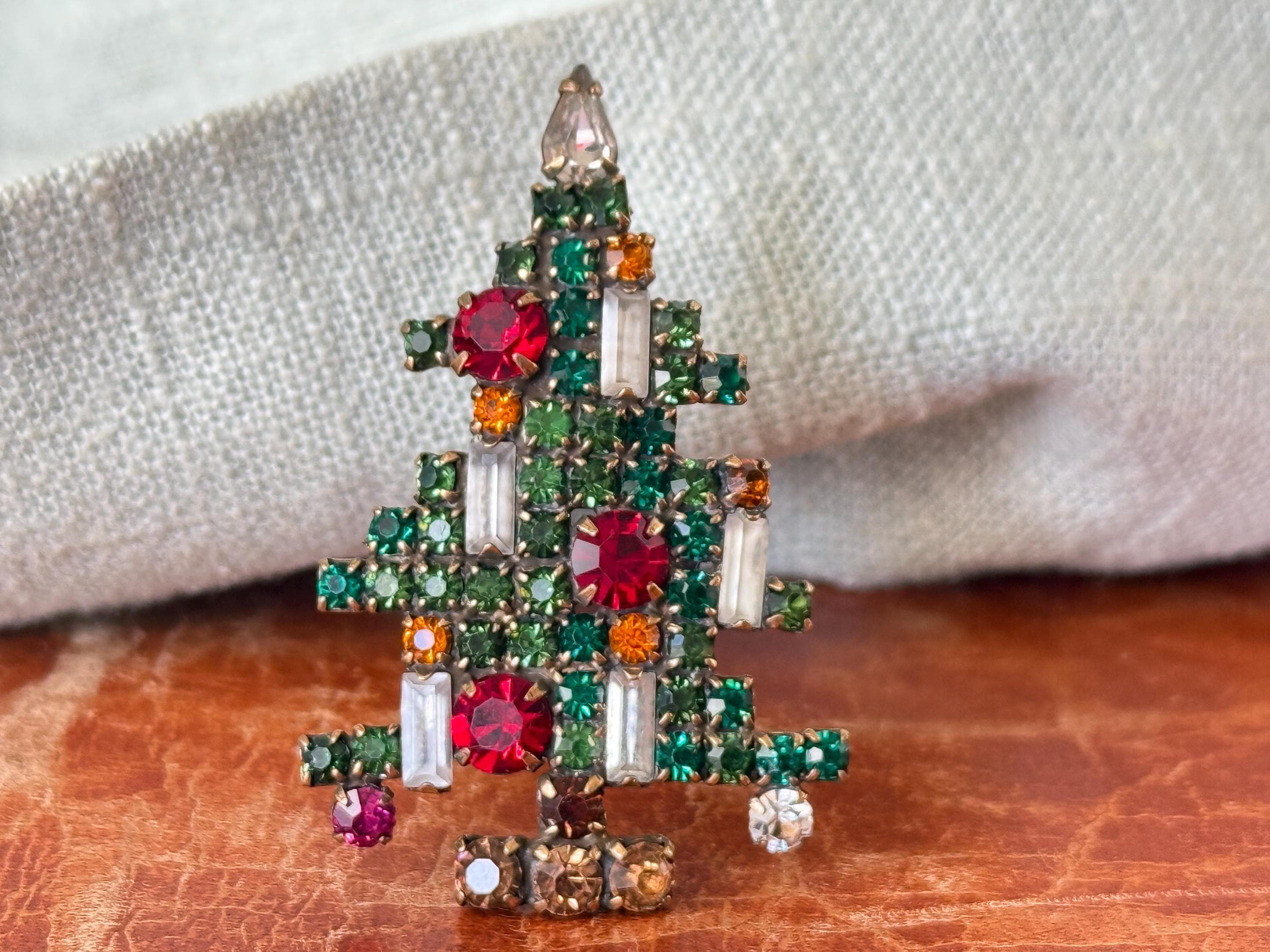 USA WEISS ヴィンテージブローチ Xmas Tree 5Candles Vintage Weiss Christmas Tree Brooch Pin 5 Candle Multi Color