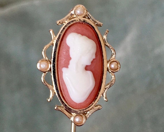 Avon cameo brooch sale