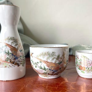 Japanese Kutani Sake and Tea Cup Set of 3 Pheasant Floral Kutani Design 1960’s Japanese Ceramics PC2986