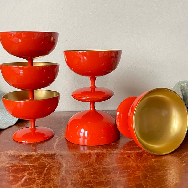 Japanese Red Lacquer Bowls Set of 6 1960’s Lacquerware Pedestal Dessert Bowls Persimmon and Gold Lacquer Design Retro Asian Home SI1577