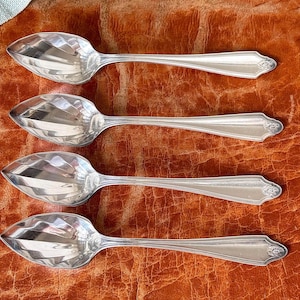 Antique Silver Plate Grapefruit Spoons Set of 4 Georgian Pattern Fruit/ Orange Spoons by Oneida Community Plate Shabby Chic Silver SI2406
