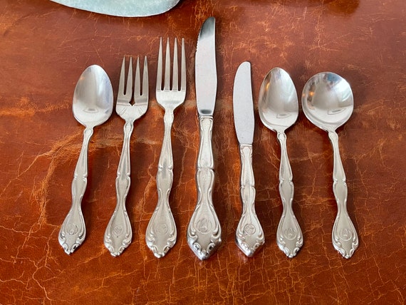 Vintage Hotel Silver 7 Piece Place Setting ONEIDA LTD Silver Plate