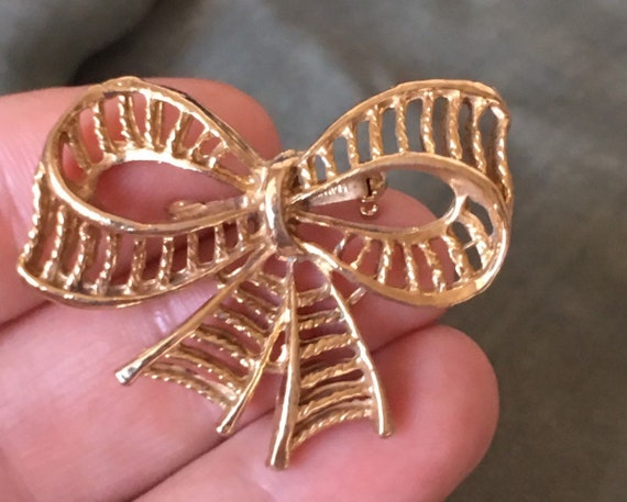 Vintage Gold Bow Brooch Pin 1980s Twisted Rope 3D Bow Brooch