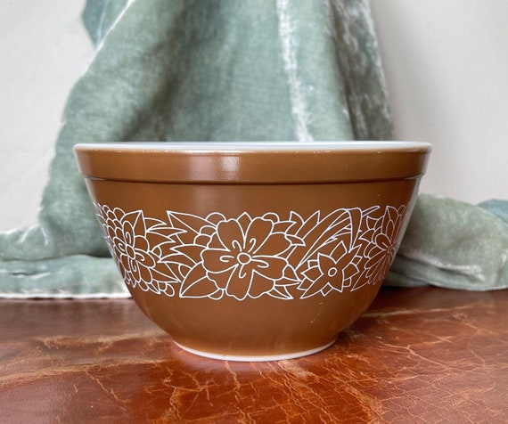 Vintage Pyrex Small Brown Mixing Nesting Bowl # 401 1 1/2 pt Ovenware