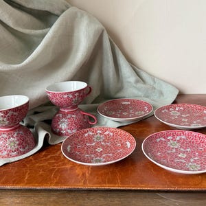 Chinese Mun Shou Porcelain Teacups and Saucers Set of 4 1950’s Wanshou Wujiang Longevity Pattern Imperial Birthday PC4382