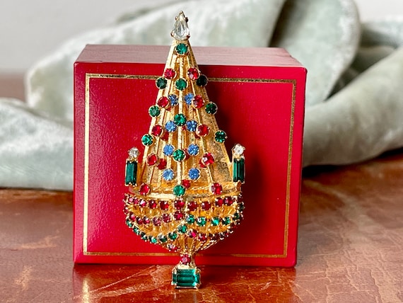 Warner christmas deals tree pin