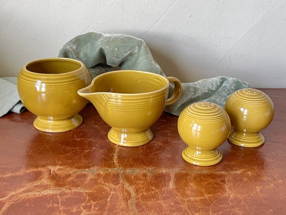 Vintage fiestaware creamer and sugar set sale