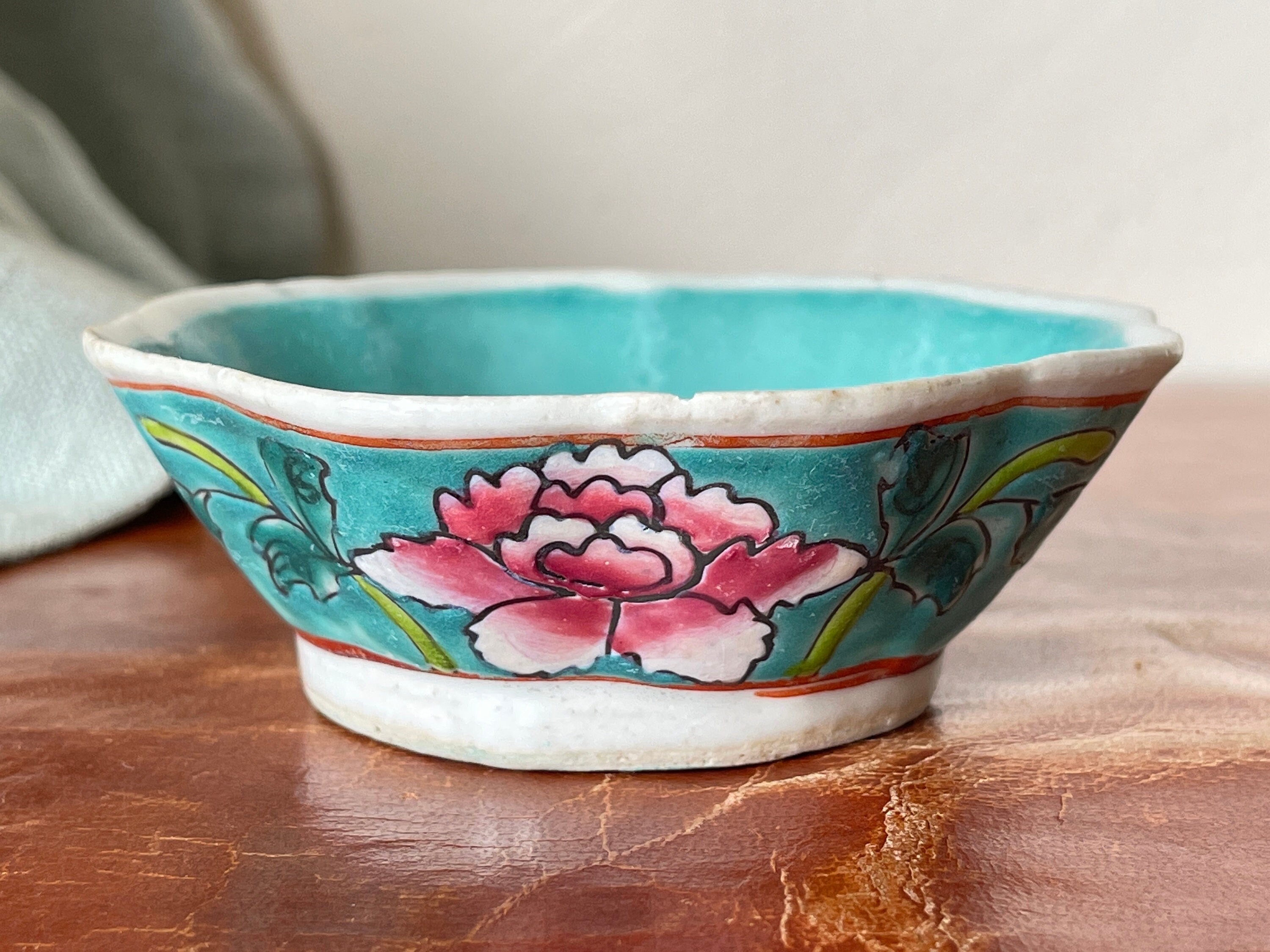✤中国骨董品✤茶碗✤ Antique Chinese Qianlong Turquoise Enameled Small Lobed