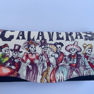 Notwendige Clutch Portemonnaie - Mexican Sugar Skulls - Alexander Henry - Baile de las Calaveras - Frida - Mexico