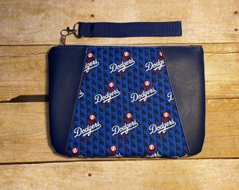 Sunshine Wristlet Clutch - LA Dodgers