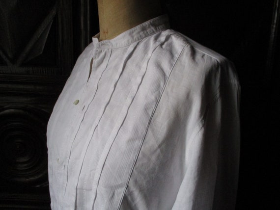 White fine cotton Victorian shirt. Costume. Victor