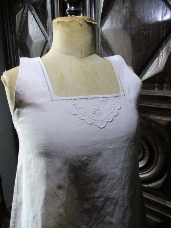 French linen chemise. R monogram. 1930s shift. Vin
