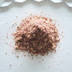 Rose Petals dried and ground, 2 oz