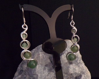 Earrings in aventurine pearls on silver thread 925 sterling arabesque shape