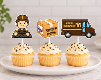 Puede incluir: Tres cupcakes con glaseado blanco y chispas marrones, cada uno con un adorno decorativo. Los adornos incluyen un repartidor de dibujos animados, una caja etiquetada como Retirement Package con un icono de hamaca y un camión de reparto marrón con el texto Happy Retirement.