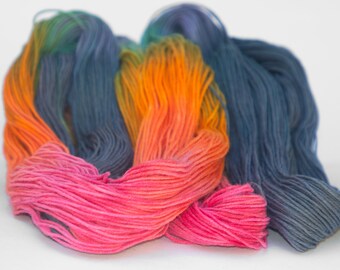 Fils teints à la main | Coloré et gris | Laine à chaussettes teint à la main, Écheveaux de laine naturelle, Fils de peinture à la main, 300 Mt - 100 gr - 5 plis