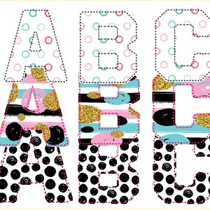 Può includere: Lettere decorative A, B e C in un design stravagante. Ogni lettera presenta un motivo unico, tra cui pois, strisce e accenti glitterati dorati. Le lettere sono delineate con una linea tratteggiata, creando un aspetto giocoso e artistico.