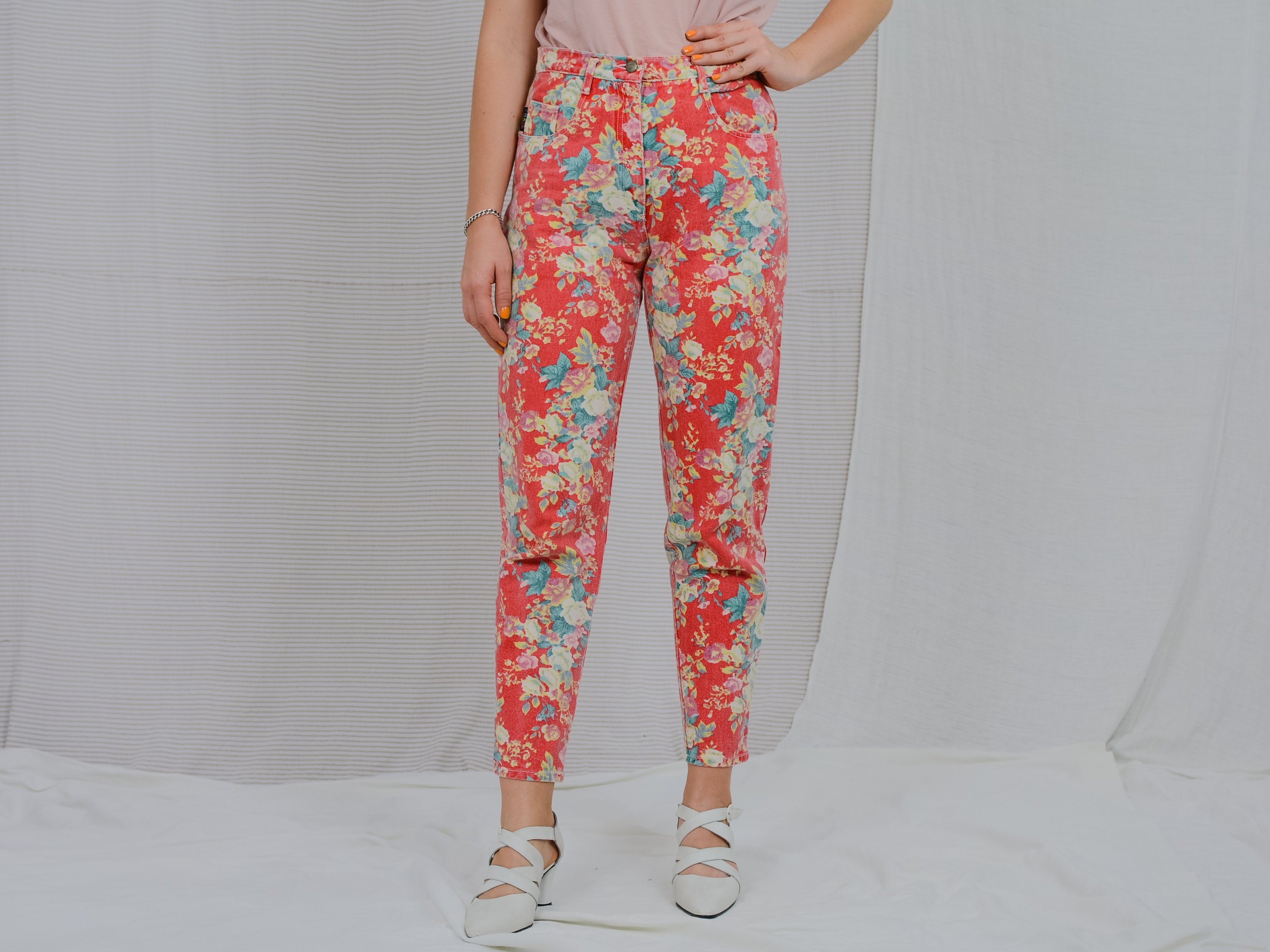 patterned tapered trousers
