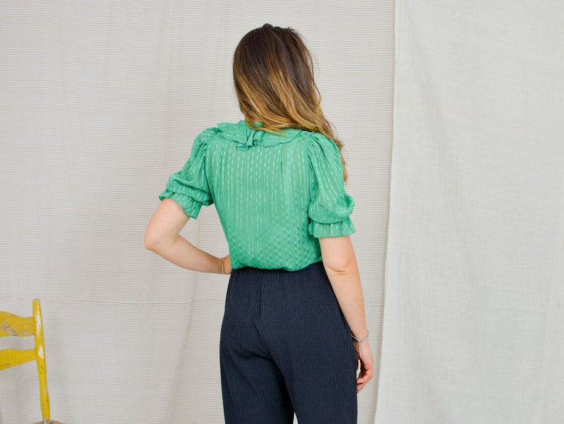 Green shirt Vintage 80/'s ruffle women metallic top bright blouse short sleeve puffy sleeve SM