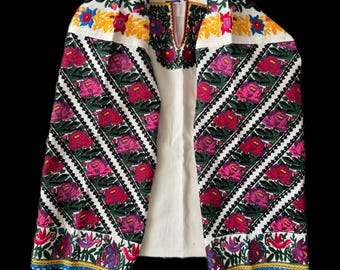 Rozmay Vyshyvanka. Women's embroidered shirt with bold flowers