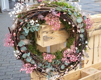 Türkranz Frühlingskranz rosa pink Osterkranz Eukalyptus Trockenblumen Weidekätzchen