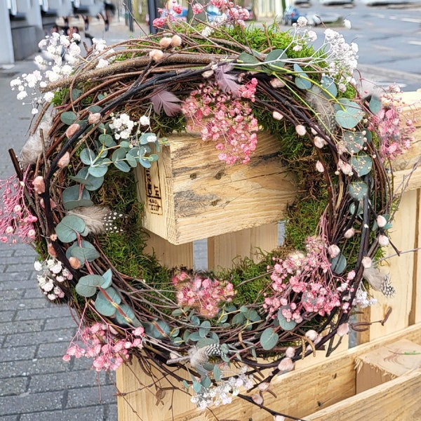 Türkranz Frühlingskranz rosa pink Osterkranz Eukalyptus Trockenblumen Weidekätzchen