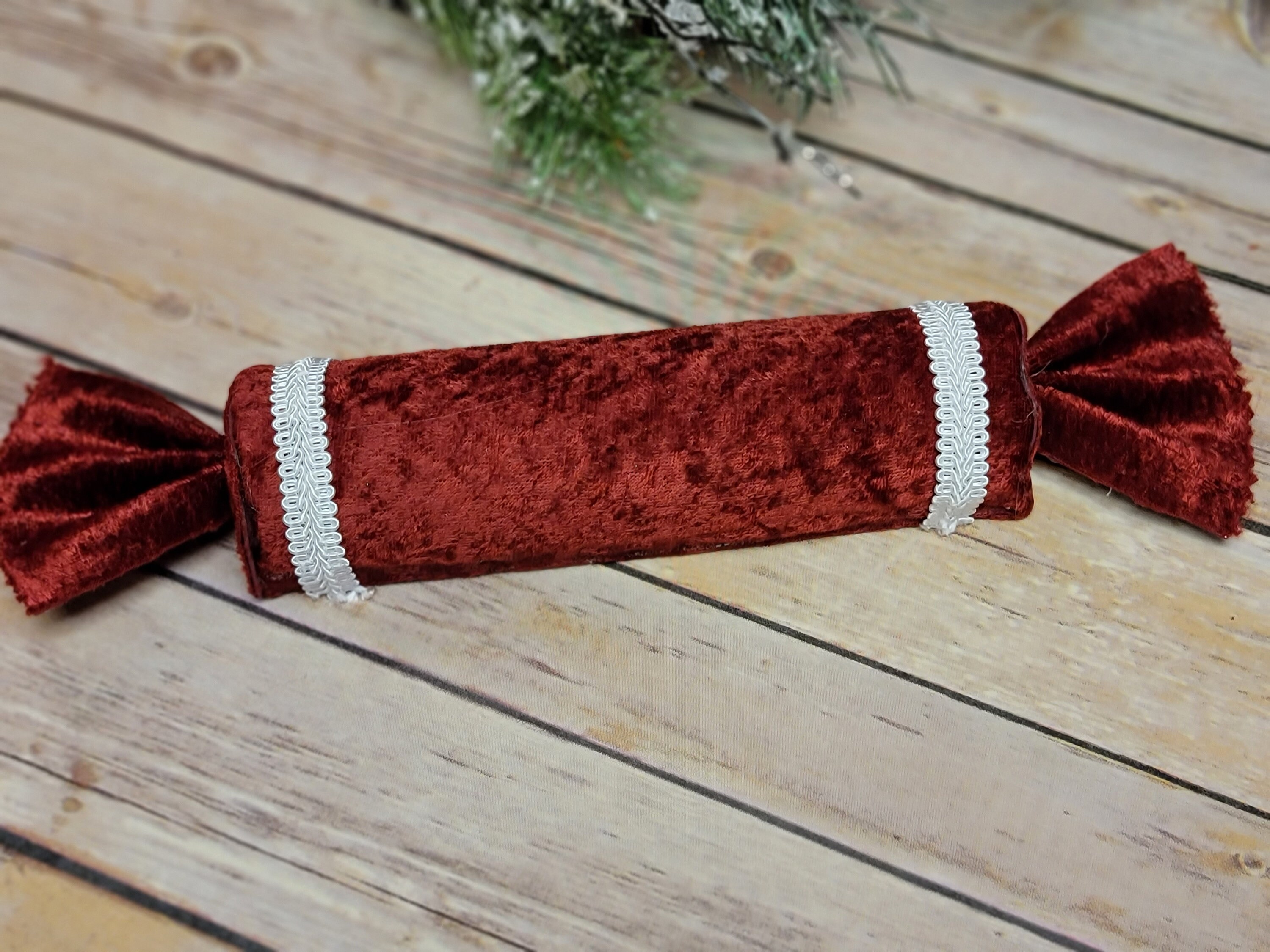 Velvet Attachment Rey Fake Candy Red Velvet With White Trim Wreath Attachment, Traditional ...