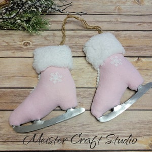 Ice Skate Wreath Attachment, SMALL 6-7 Inch Foam Core Board, Handmade, Cold Outside, Door Decor, Gray Ice Skates, Holiday, Fuzzy Skates
