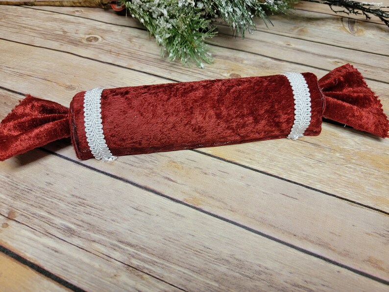 Velvet Attachment Rey Fake Candy Red Velvet With White Trim Wreath Attachment, Traditional ...