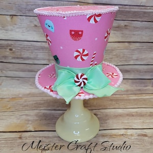Top Hat in Pink for Christmas Candy Land, Pink Peppermint Candy Top Hat Wreath Attachment, 3-D Hat Wreath Add-on, Snowman Hat, Christmas
