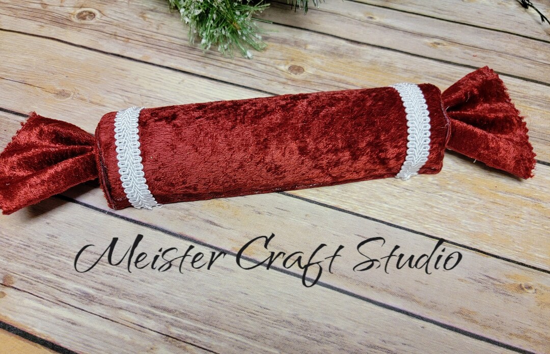 Velvet Attachment Rey Fake Candy Red Velvet With White Trim Wreath Attachment, Traditional ...