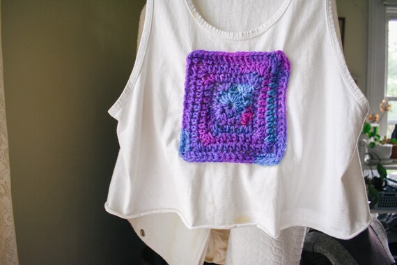 colorful crochet granny square + vintage cropped … - image 7