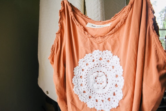 flower crochet doily + burnt orange crop top REWO… - image 7